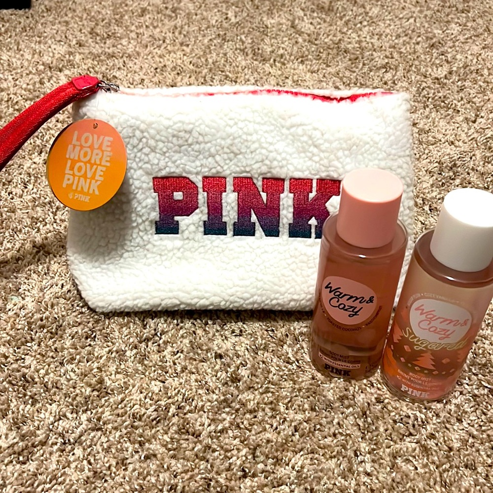 NWT VS PINK Warm & Cozy Bag Set